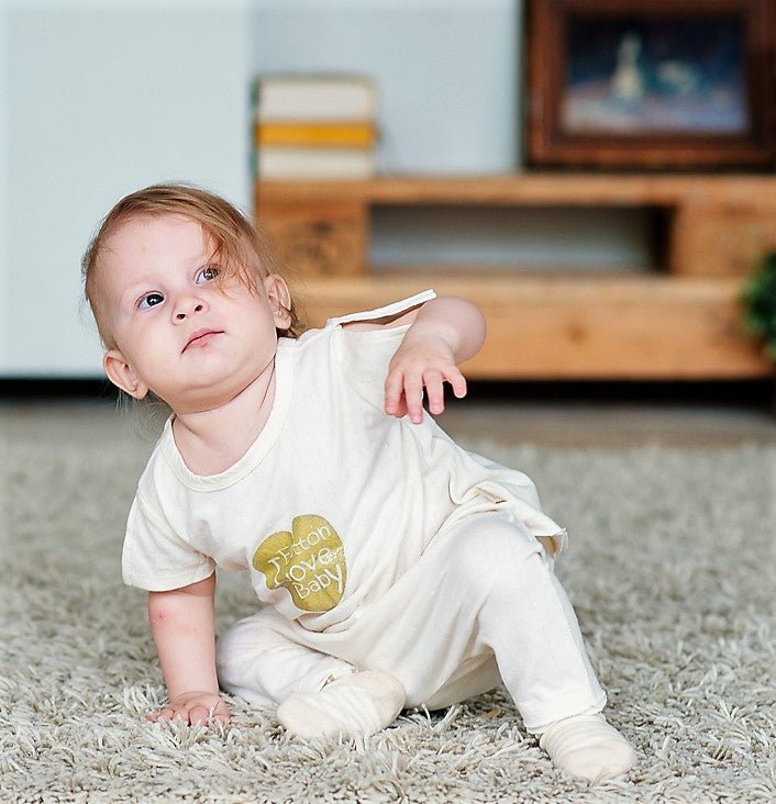2-piece organic baby girl summer outfit made of ITS Baby A Grade tested combed cotton, pre-shrunk for shape retention