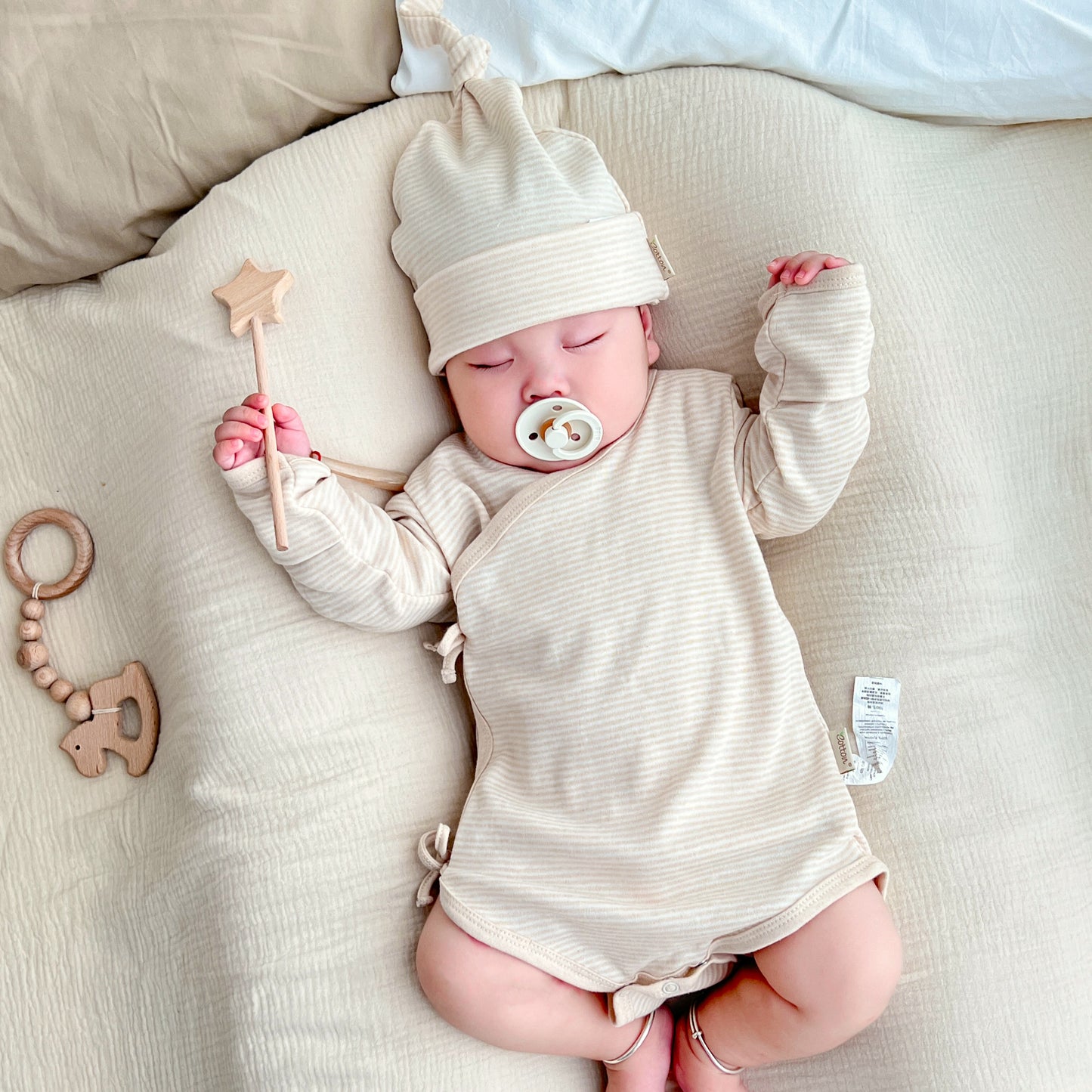 PremiuBaby Gifts: Best Organic Cotton Presents For Infants - Newborn Shower Gift Box | Eotton Canada