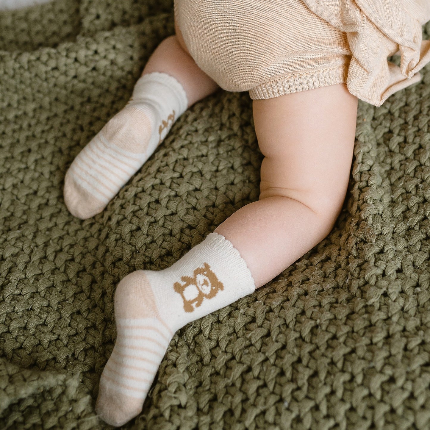 Infant Socks That Stay On: 4 pairs Organic Newborn Sock Set | Eotton