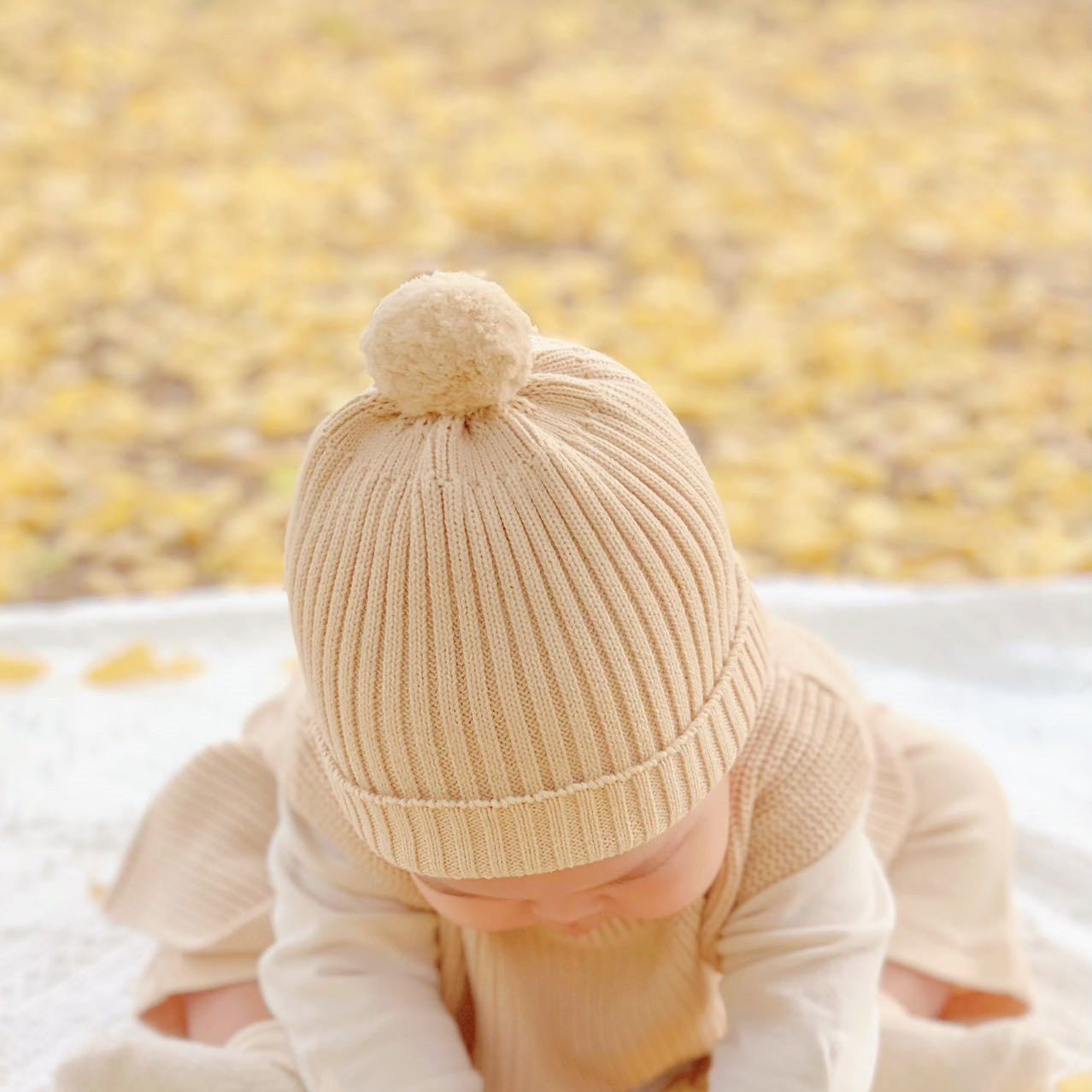 Newborn Pom Pom Hat: Organic Cotton Knitted Hats | Eotton Canada