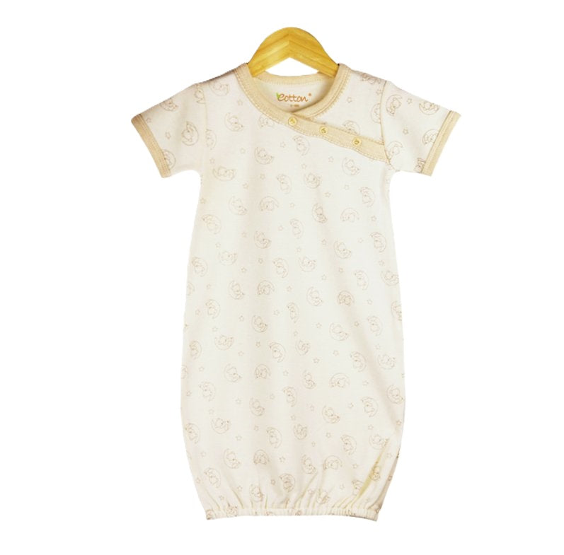 Elastic easy-change bottom on an organic infant sleeper gown | Eotton Canada