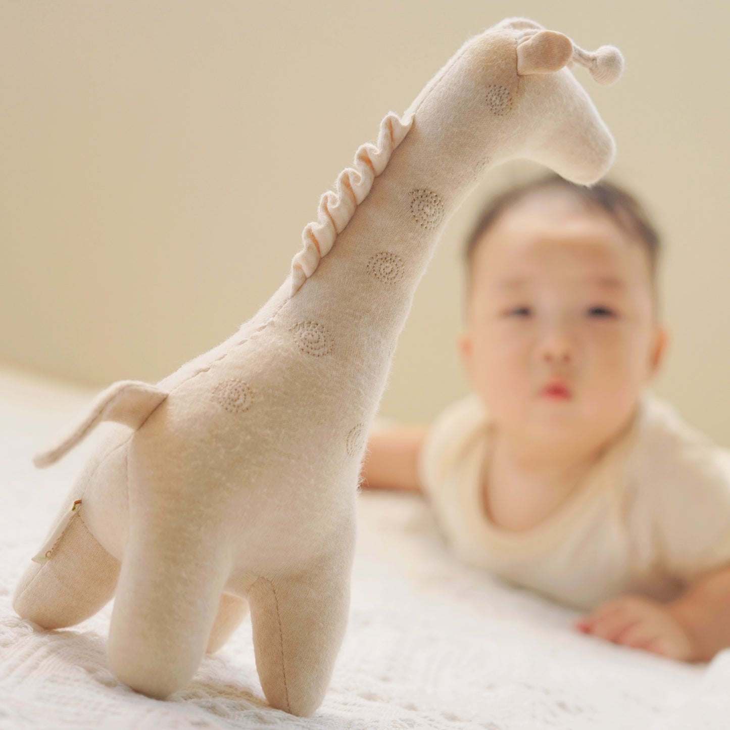 Organic Stuffed Giraffe: Soft Toys for Newborns | Eotton Canada