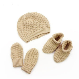 Best Newborn Presents | Organic Knitted Baby Hat, Booties, and Mitten Set - Eotton Canada