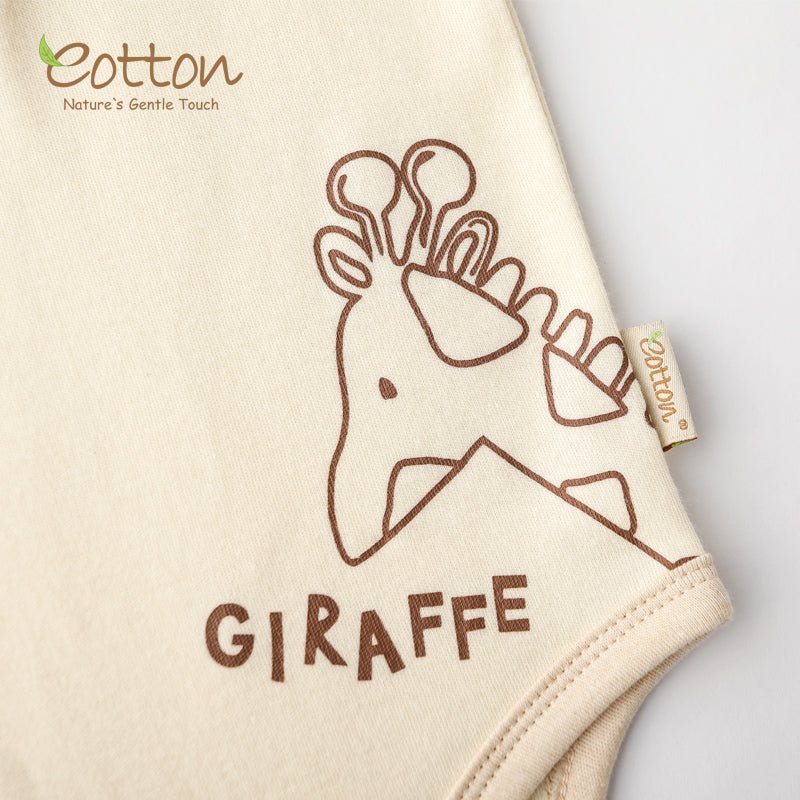 Close-up of the luxury three-snap front placket on a premium organic onesie | Eotton Canada