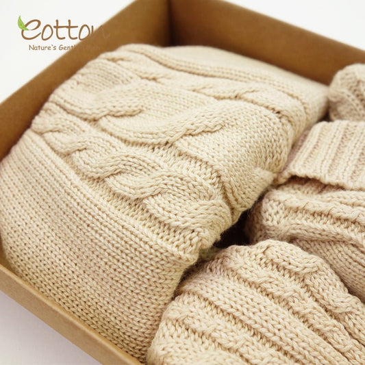 unique newborn gift box organic cable knit hat mitten and booties set | Eotton Canada
